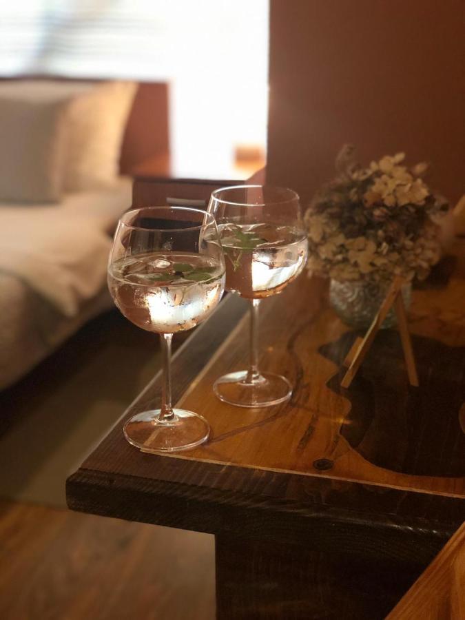 Guesthouse Pod Rastockim Krovom Слуни Екстериор снимка