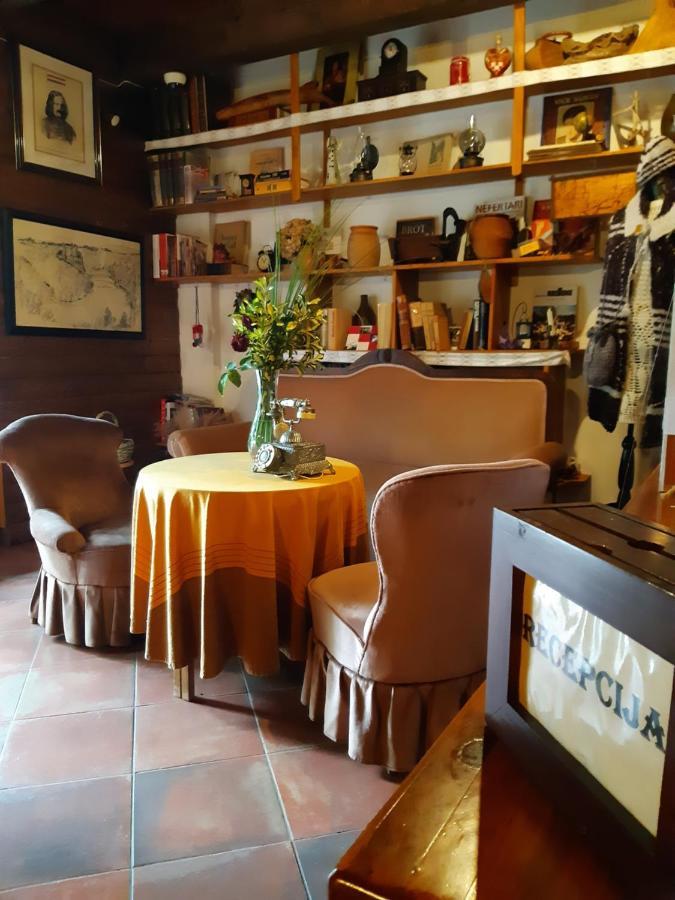 Guesthouse Pod Rastockim Krovom Слуни Екстериор снимка