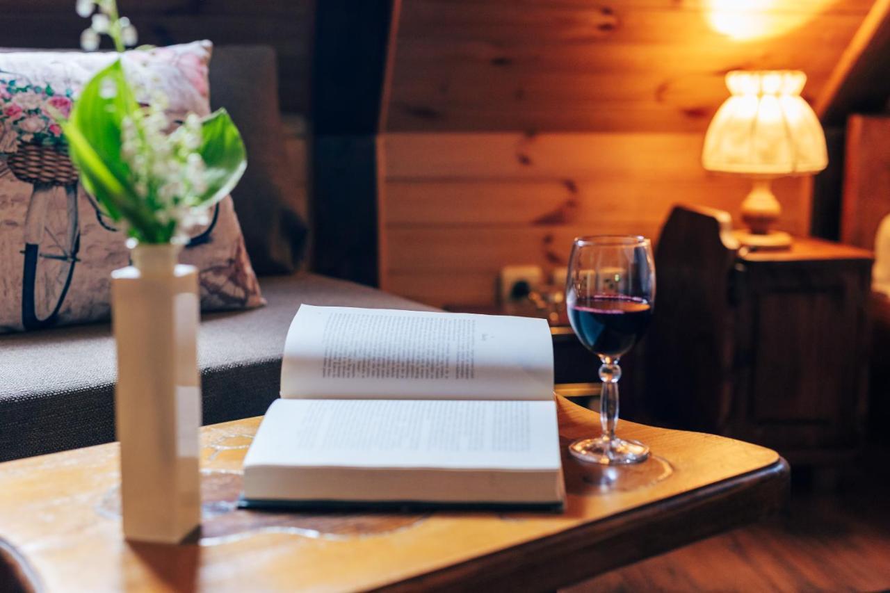 Guesthouse Pod Rastockim Krovom Слуни Екстериор снимка