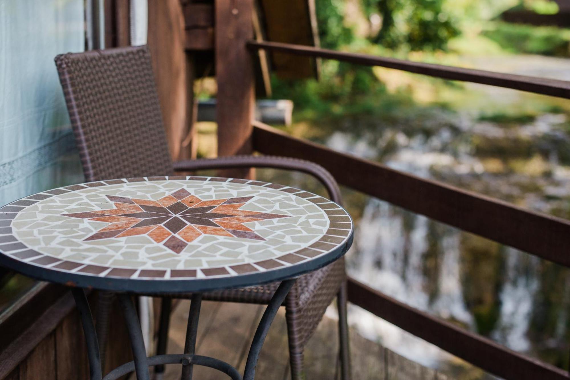 Guesthouse Pod Rastockim Krovom Слуни Екстериор снимка
